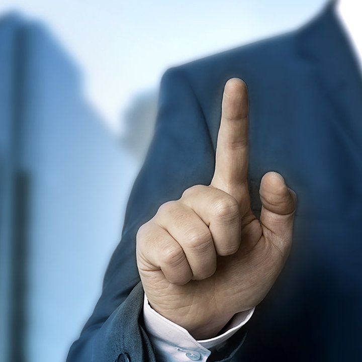Zeigefinger als Achtungssignal